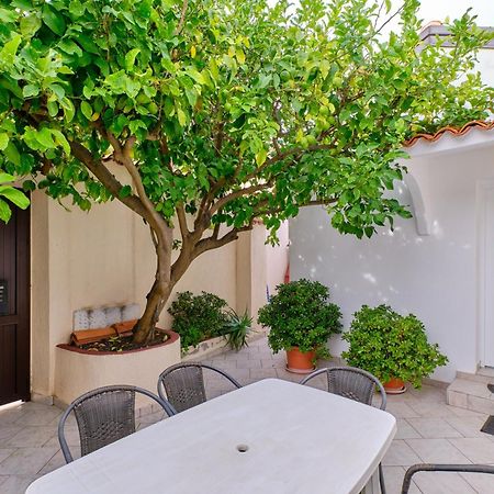 Apartments Antonella Veli Lošinj Exterior foto